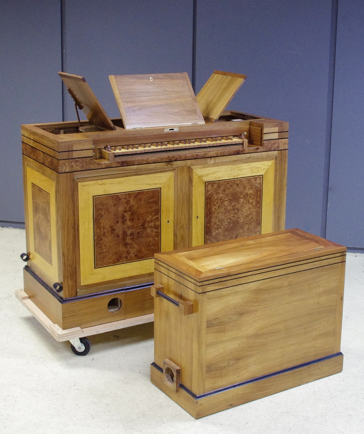 Orgue en coffre Muno / Plet